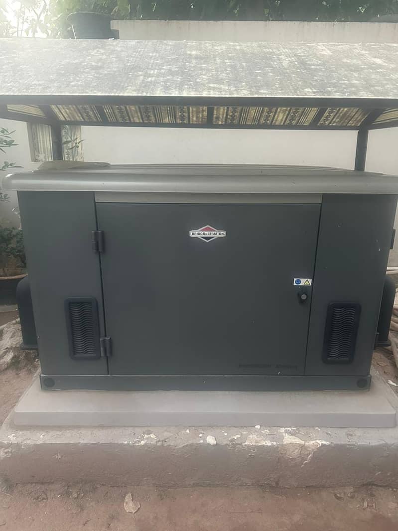 BRIGGS & STRATTON  gENERATOR 5