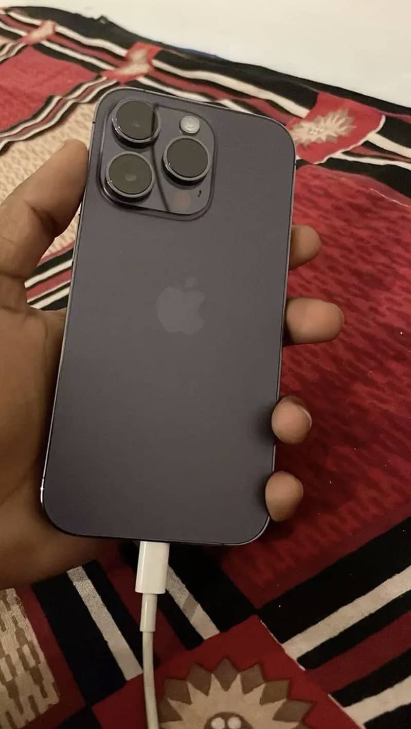 Apple iPhone 14 Pro 0