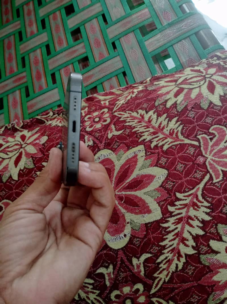 Apple iPhone 13 Pro Max 4