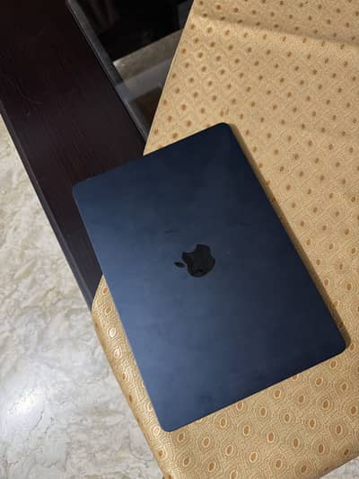 MacBook Air M2 8/256 Gb