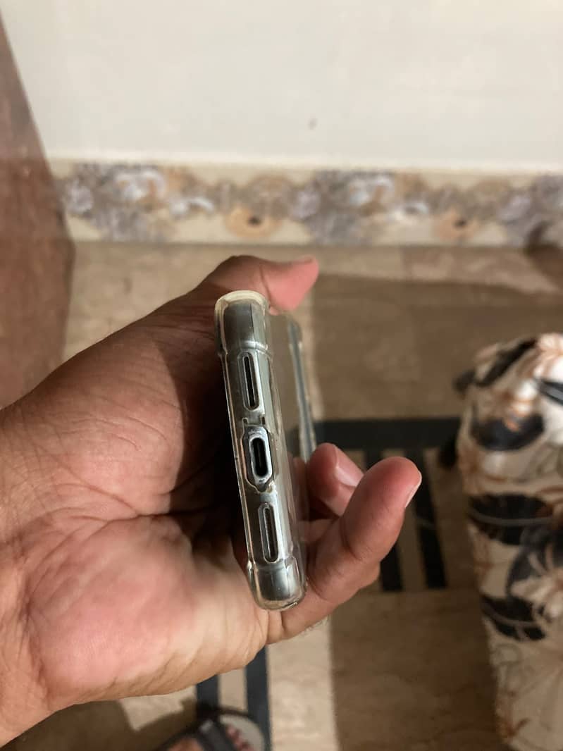 Google Pixel 8 4