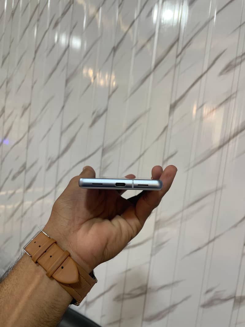 Google Pixel 7a 2