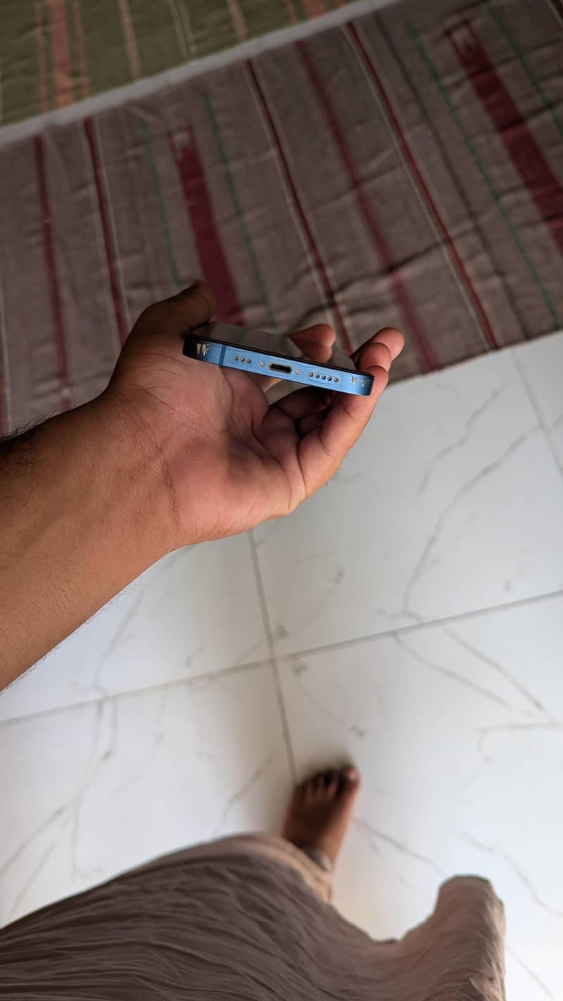 Apple iPhone 13 6