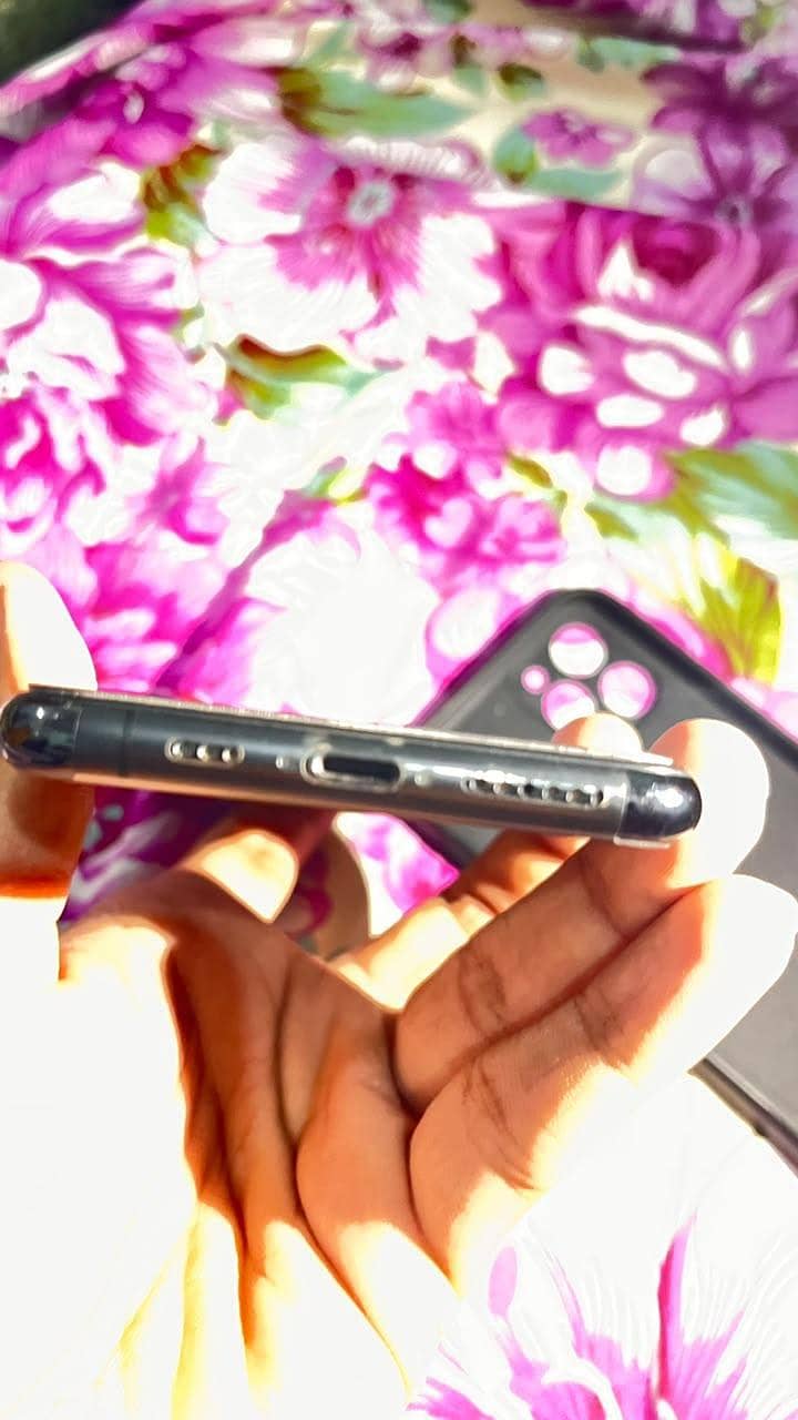 Apple iPhone 11 Pro 2