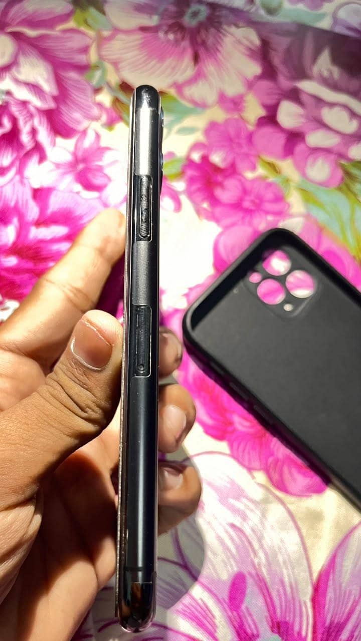 Apple iPhone 11 Pro 5