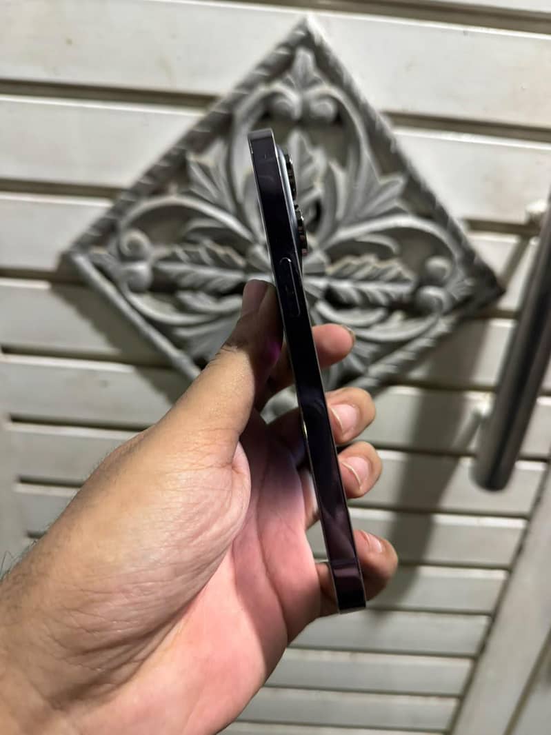 Apple iPhone 14 Pro 2