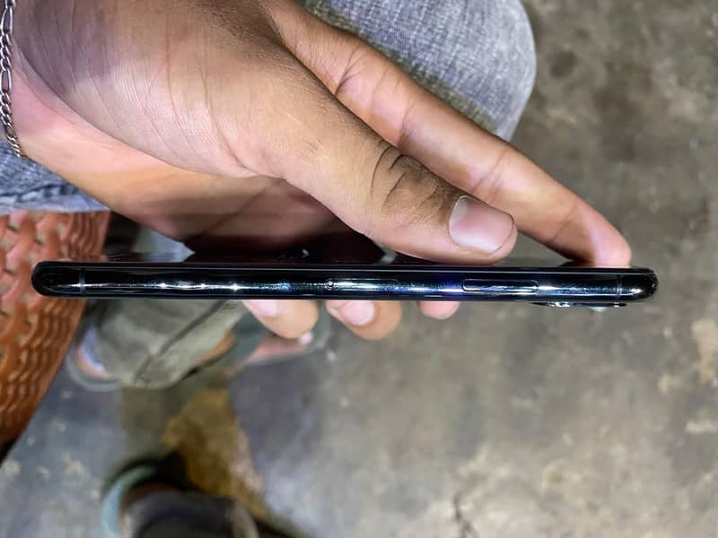 Apple iPhone X 2