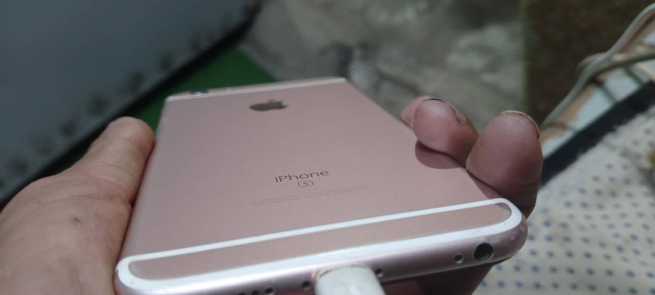 Apple iPhone 6S Plus 1