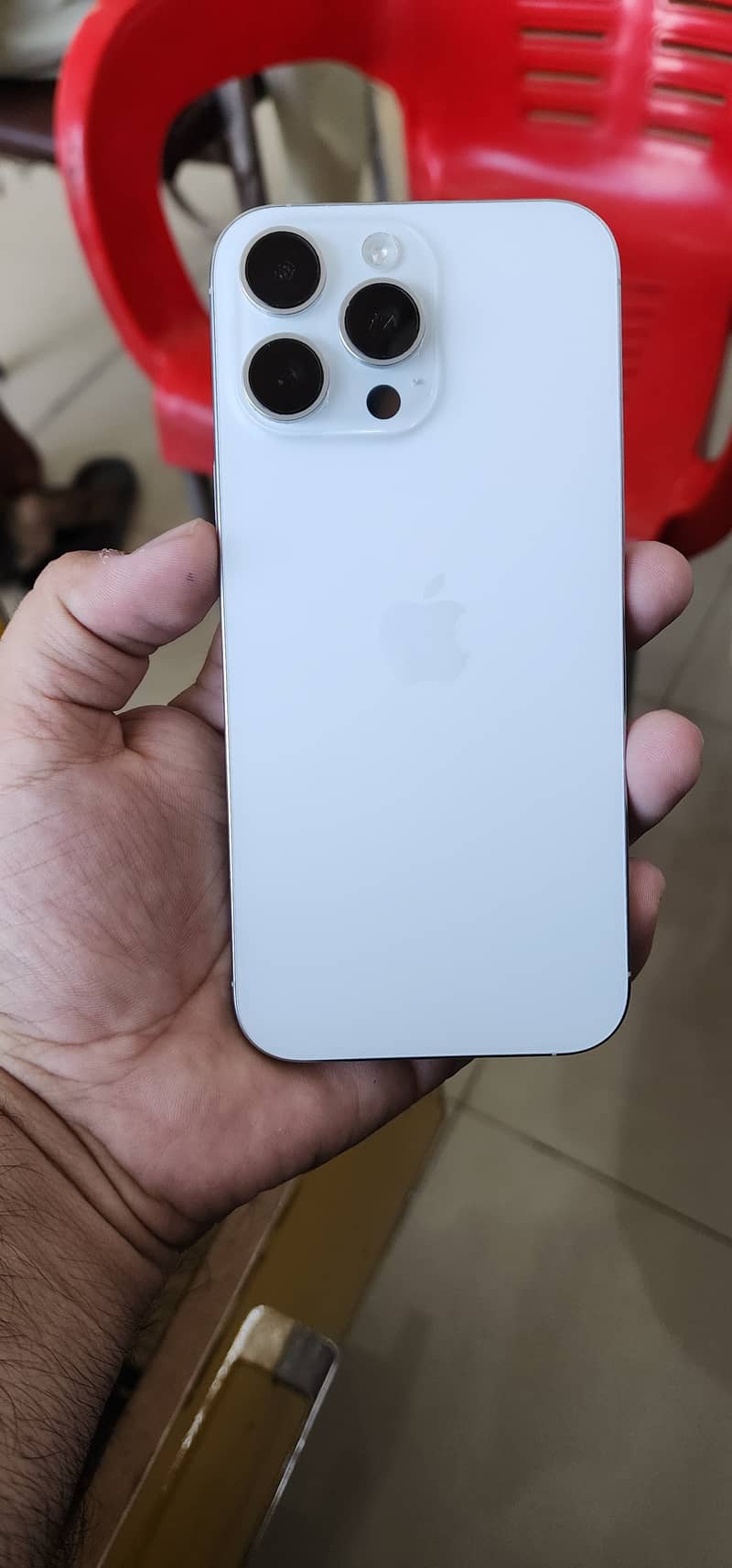 Apple iPhone 16 Pro Max 3