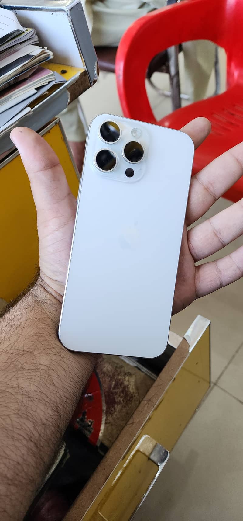 Apple iPhone 16 Pro Max 6