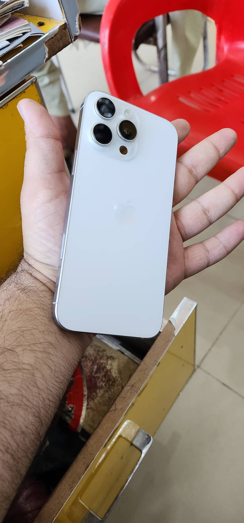 Apple iPhone 16 Pro Max 7