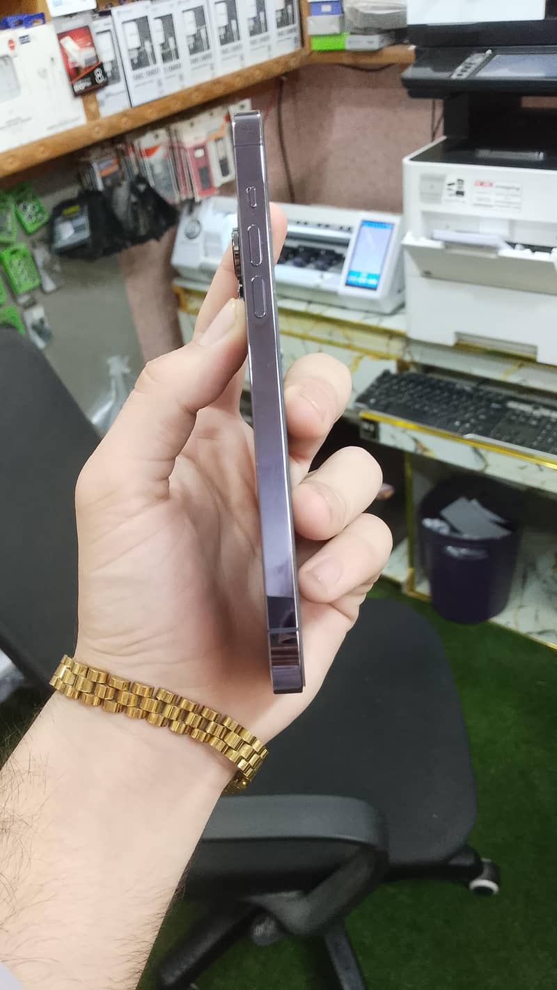 Apple iPhone 14 Pro Max 1
