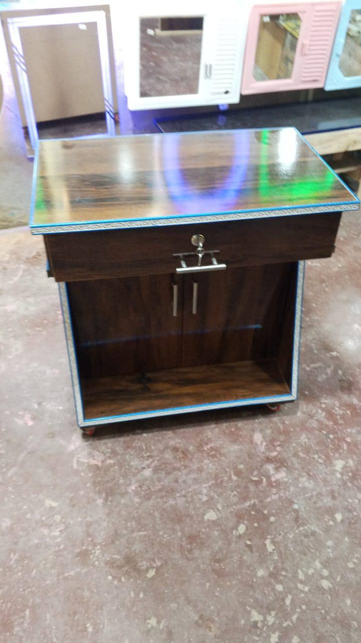 Sewing Machine Table 0