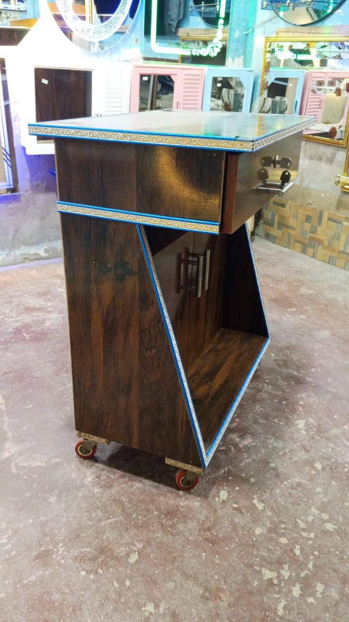 Sewing Machine Table 1