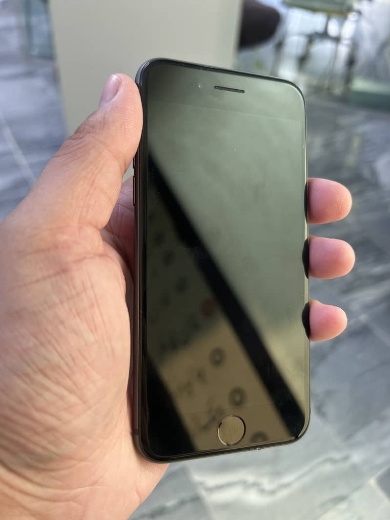 Apple iPhone 8 0