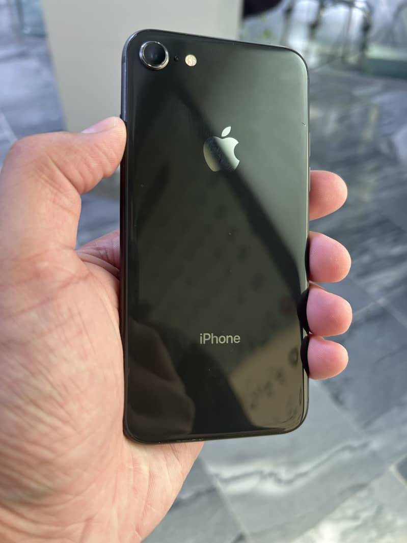 Apple iPhone 8 4