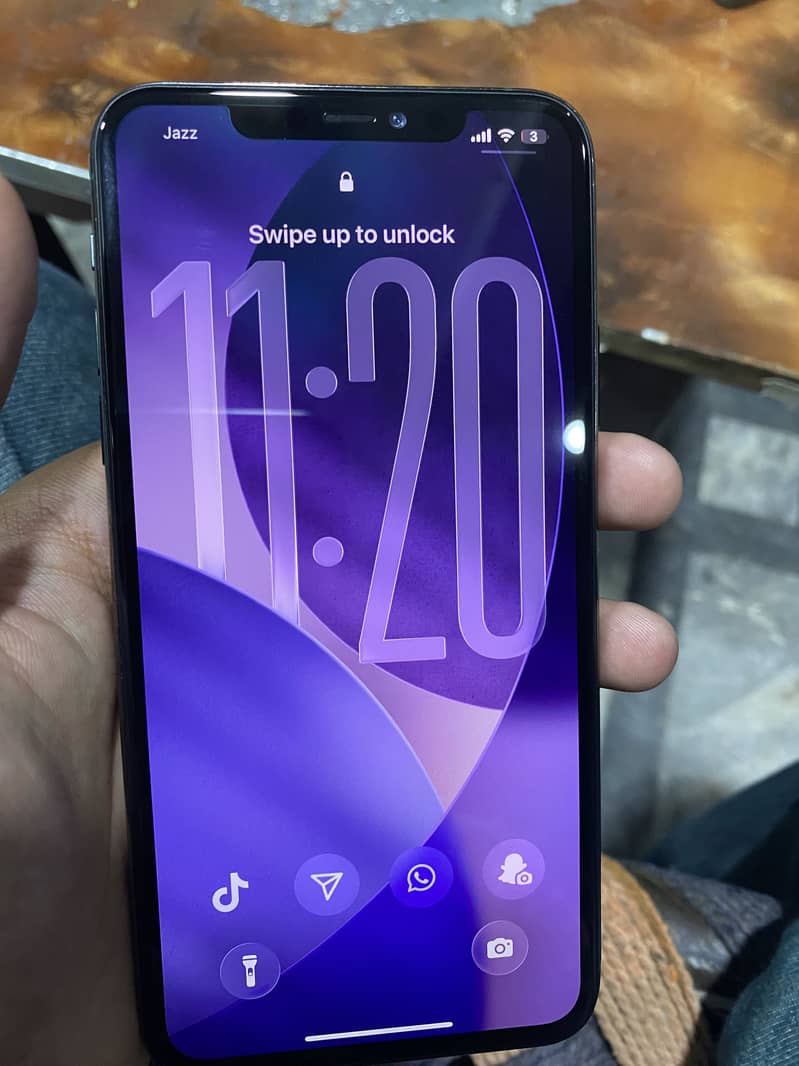 Apple iPhone 11 Pro Max 1