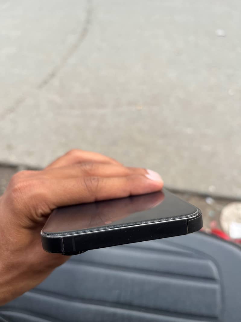 Apple iPhone 14 Pro Max 1