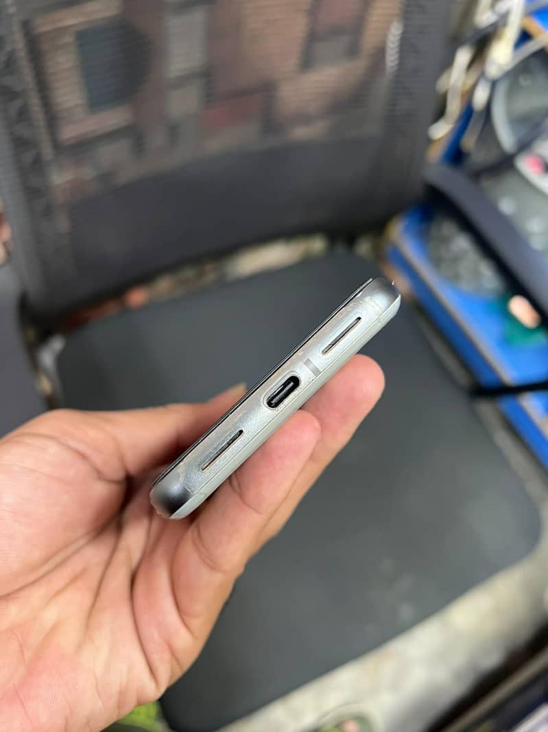 Google Pixel 8 2