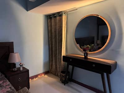 Dressing Table with Round Mirror