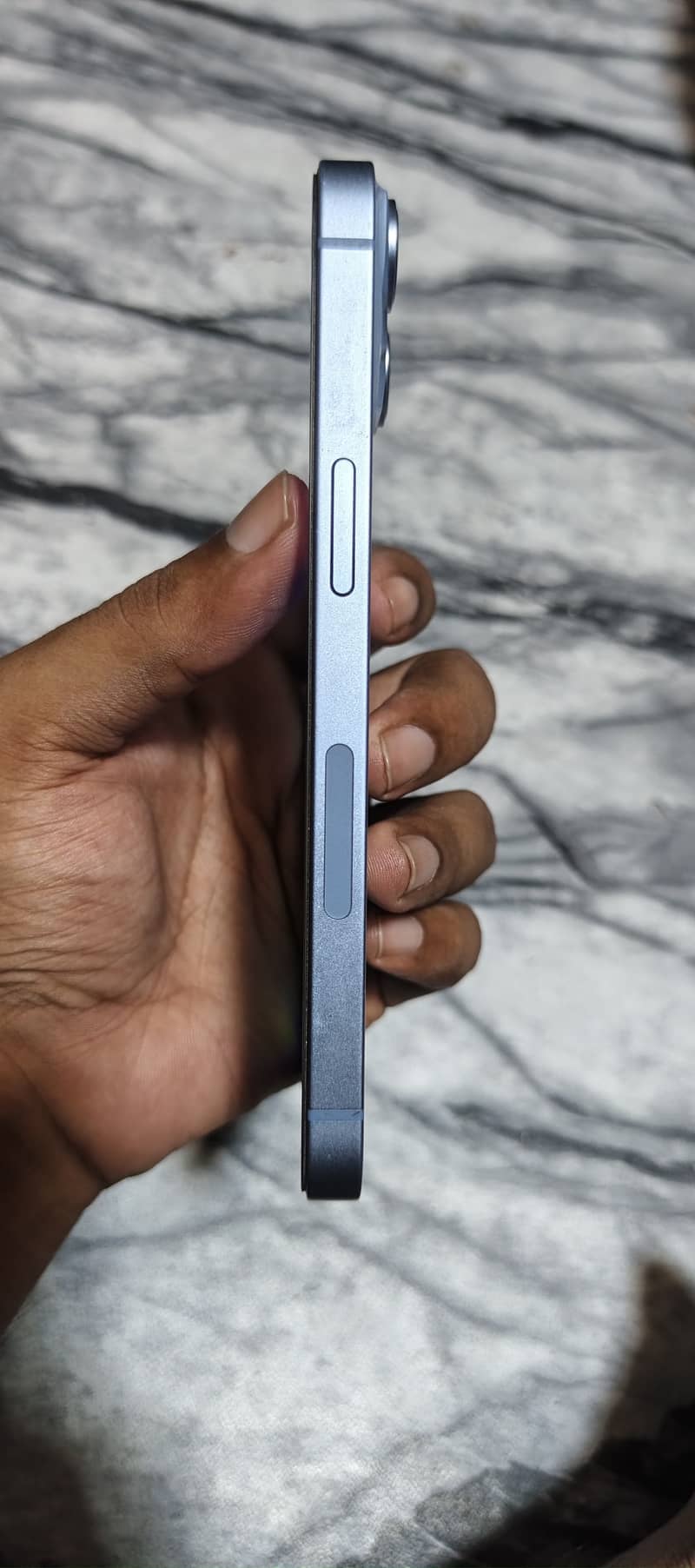Apple iPhone 14 3