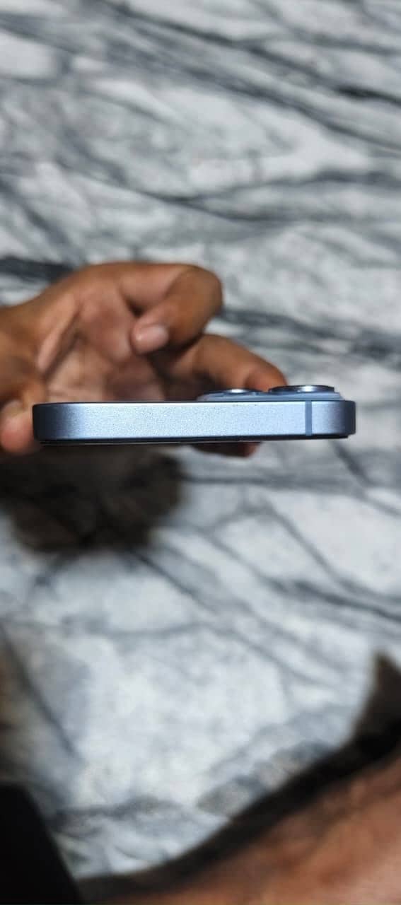 Apple iPhone 14 4