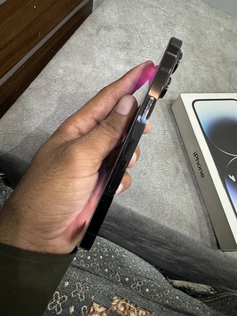 Apple iPhone 14 Pro Max 1