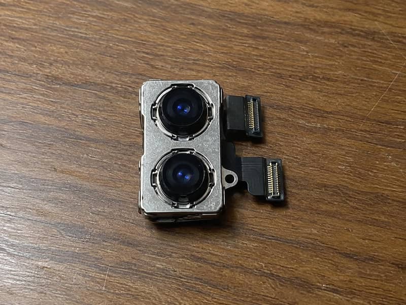 Iphone X back camera 0
