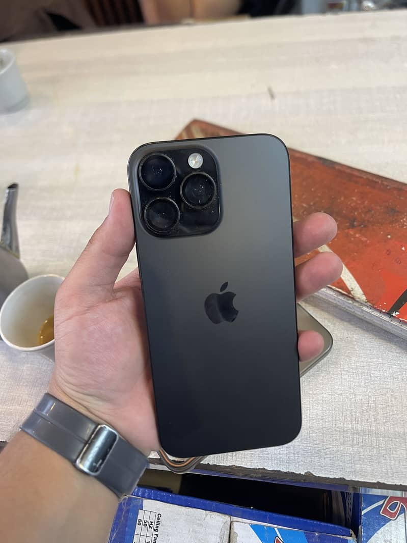Apple iPhone 16 Pro Max 0