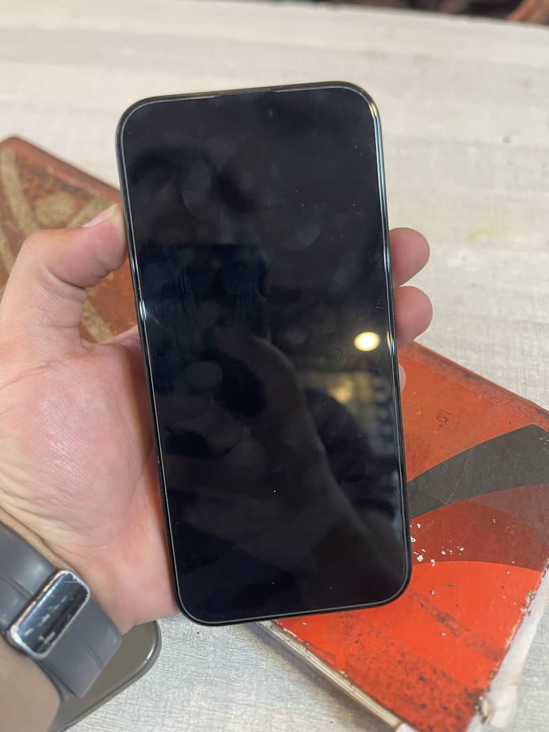 Apple iPhone 16 Pro Max 6