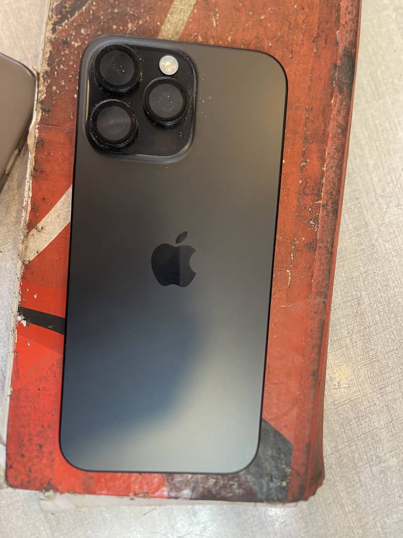 Apple iPhone 16 Pro Max 7