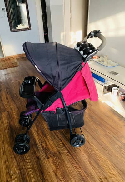 Imported juniors pram/stroller in excellent condition