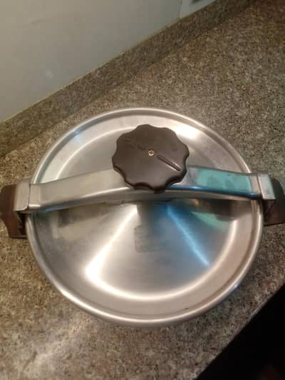 pressure cooker sale.