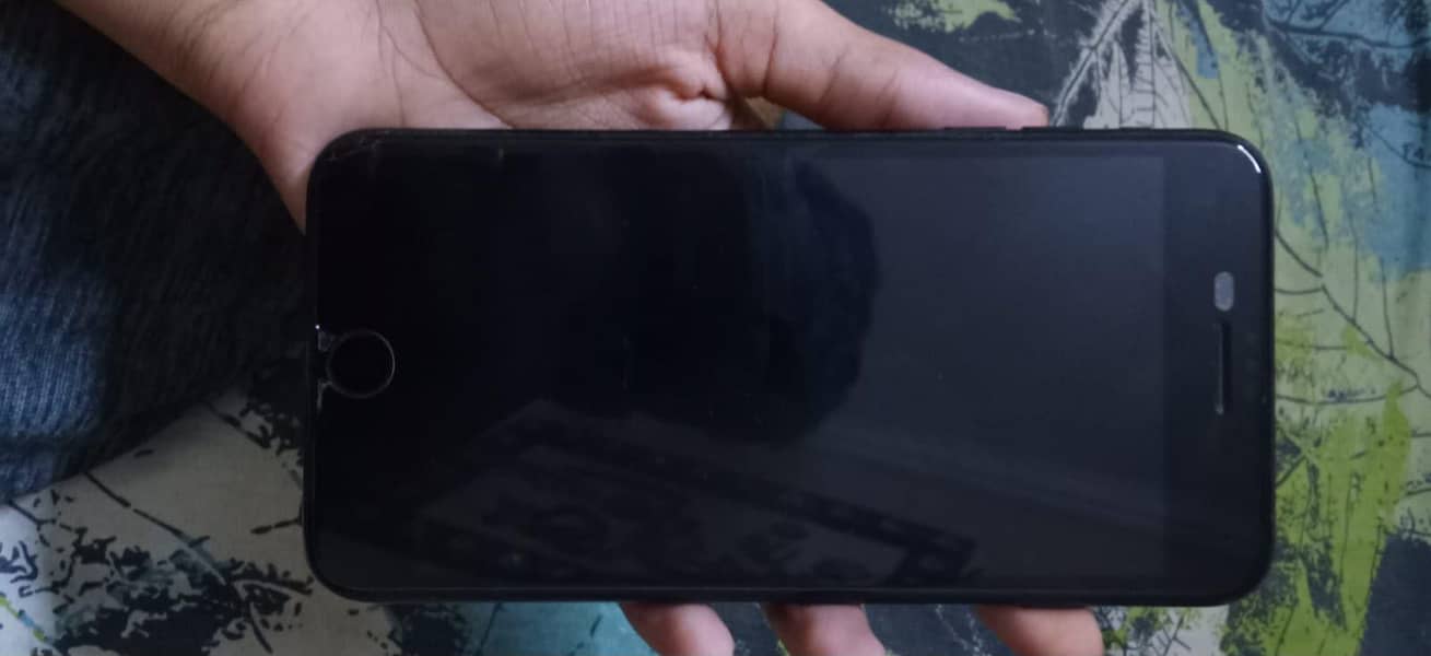 Apple iPhone 7 Plus 0