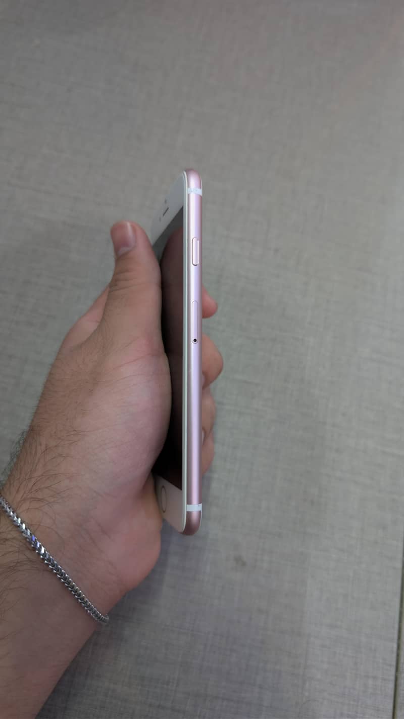 Apple iPhone 7 4
