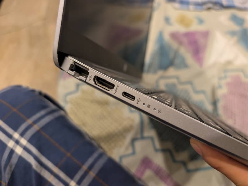 Hp notebook 15,core i5. 4
