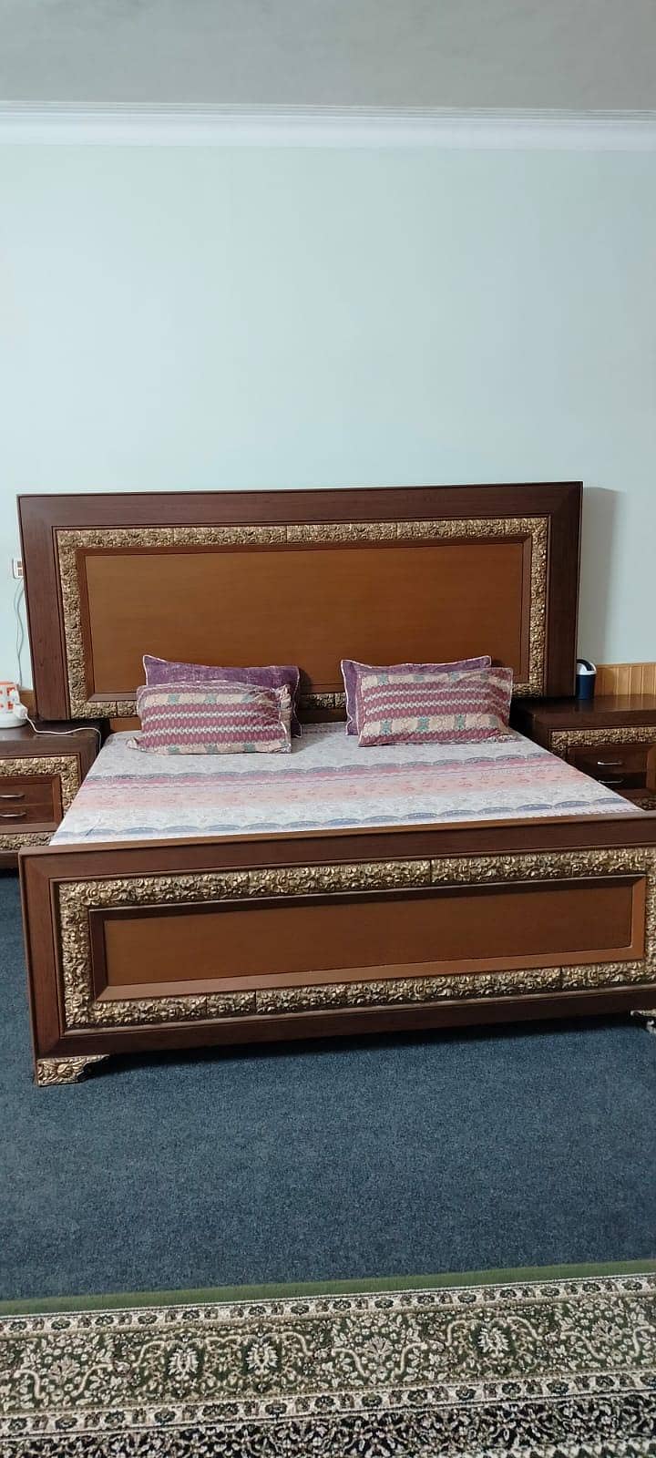 BED SIDE TABLES AND DRESSING 1