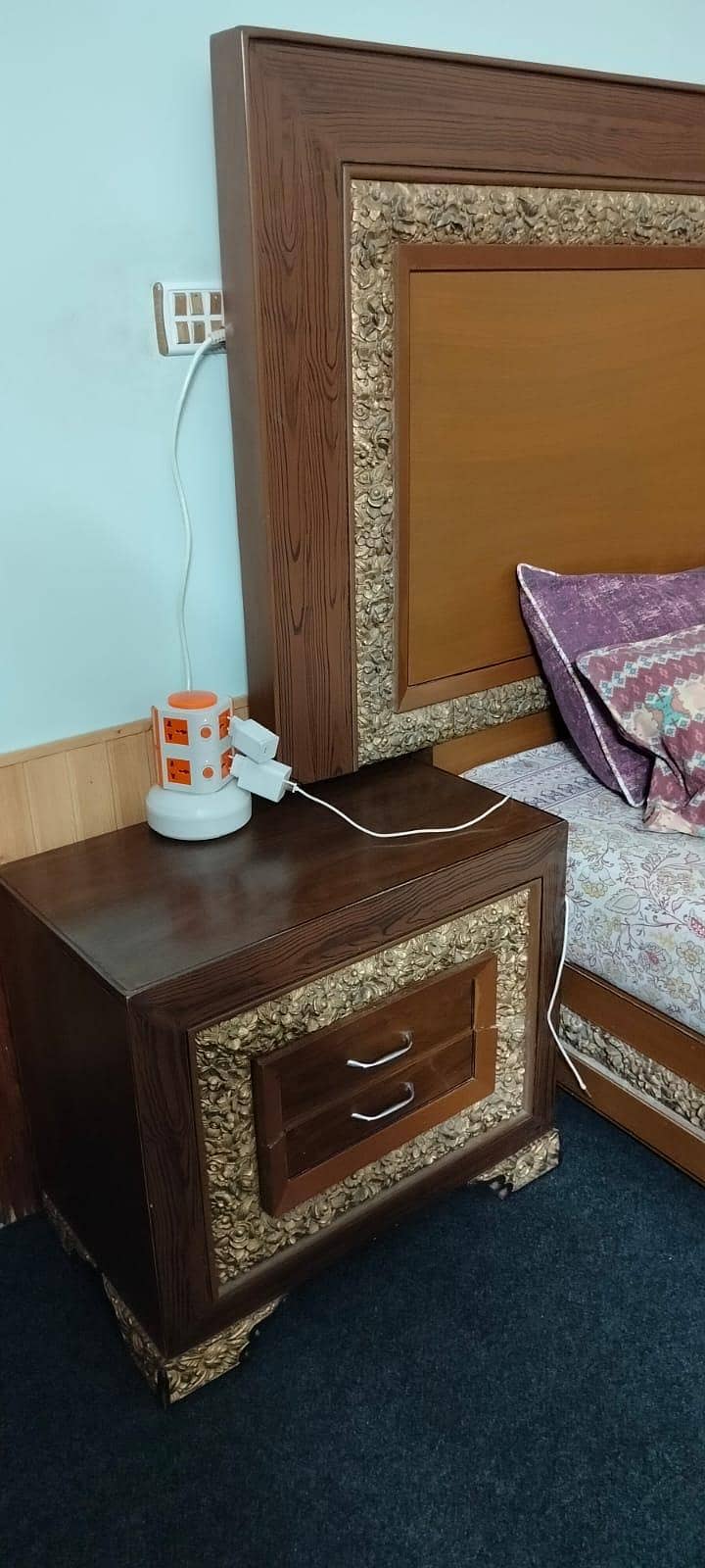BED SIDE TABLES AND DRESSING 3