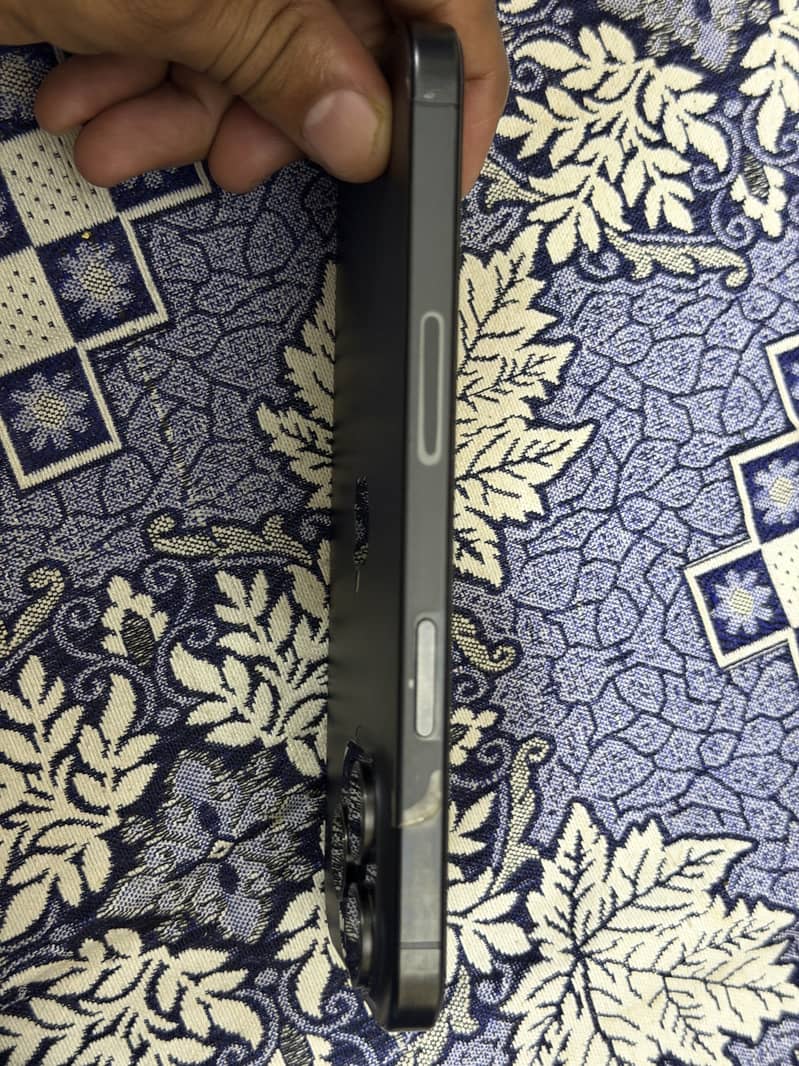 Apple iPhone 15 Pro Max 1