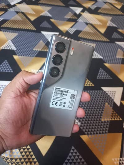 Tecno CAMON 40 Pro with full box