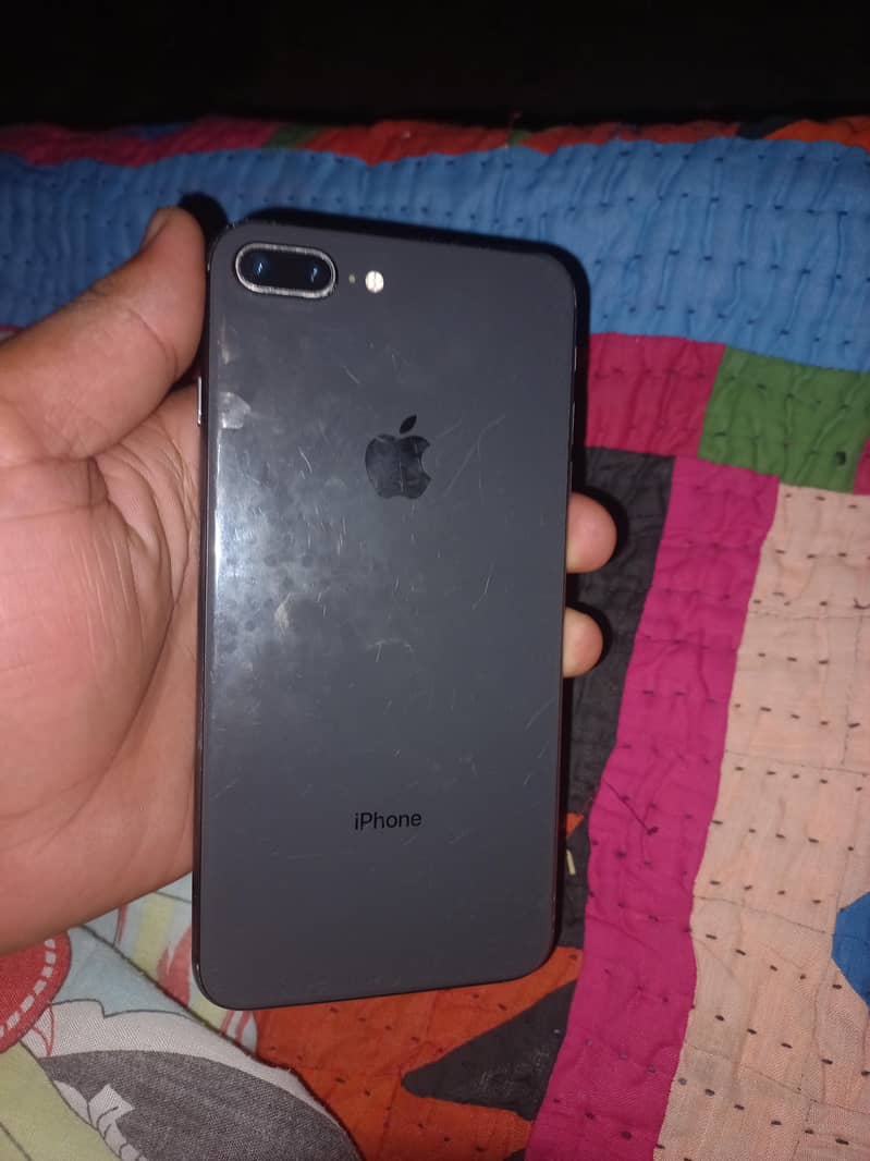 Apple iPhone 8 Plus 0