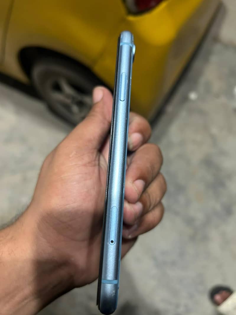 Apple iPhone XR 3