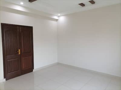 A 10 Marla Flat In Lahore Is On The Market For Sale