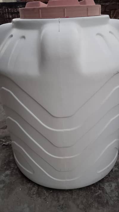 plastic water tank. good condition for sale