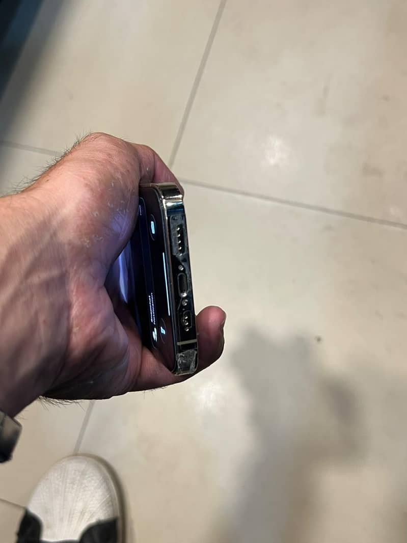 Apple iPhone 13 Pro 2