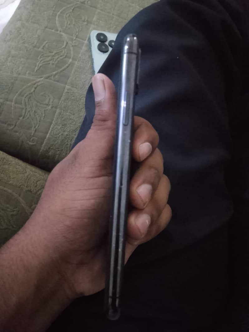 Apple iPhone X 2