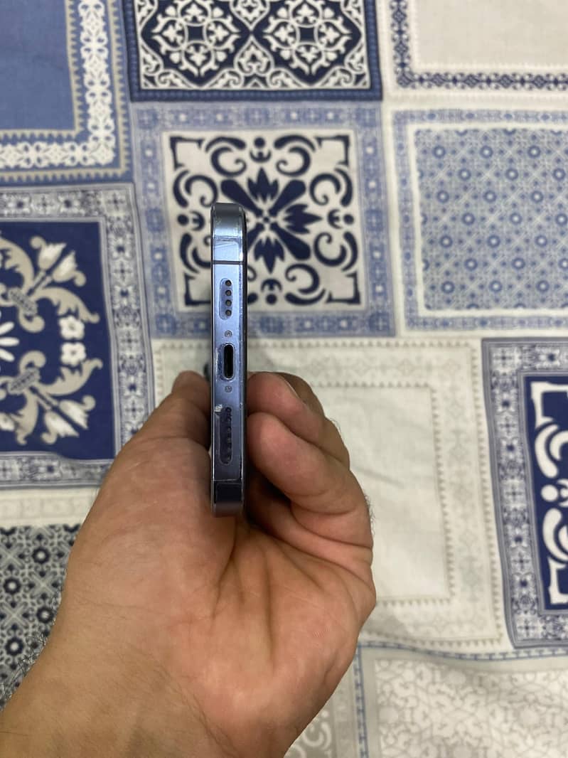 Apple iPhone 13 Pro Max 6