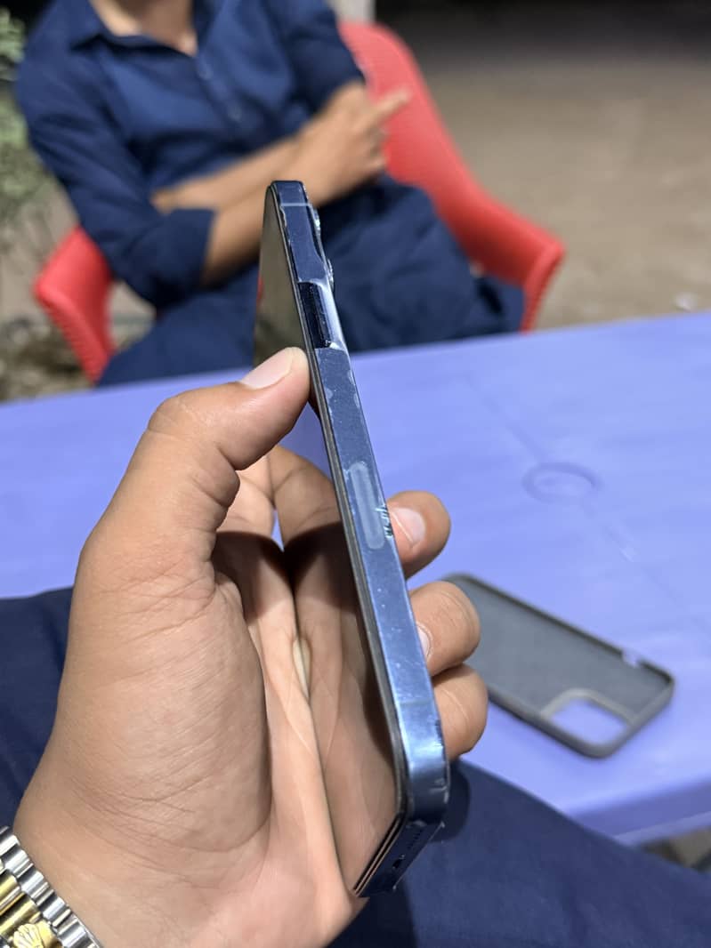 Apple iPhone 13 Pro Max 3