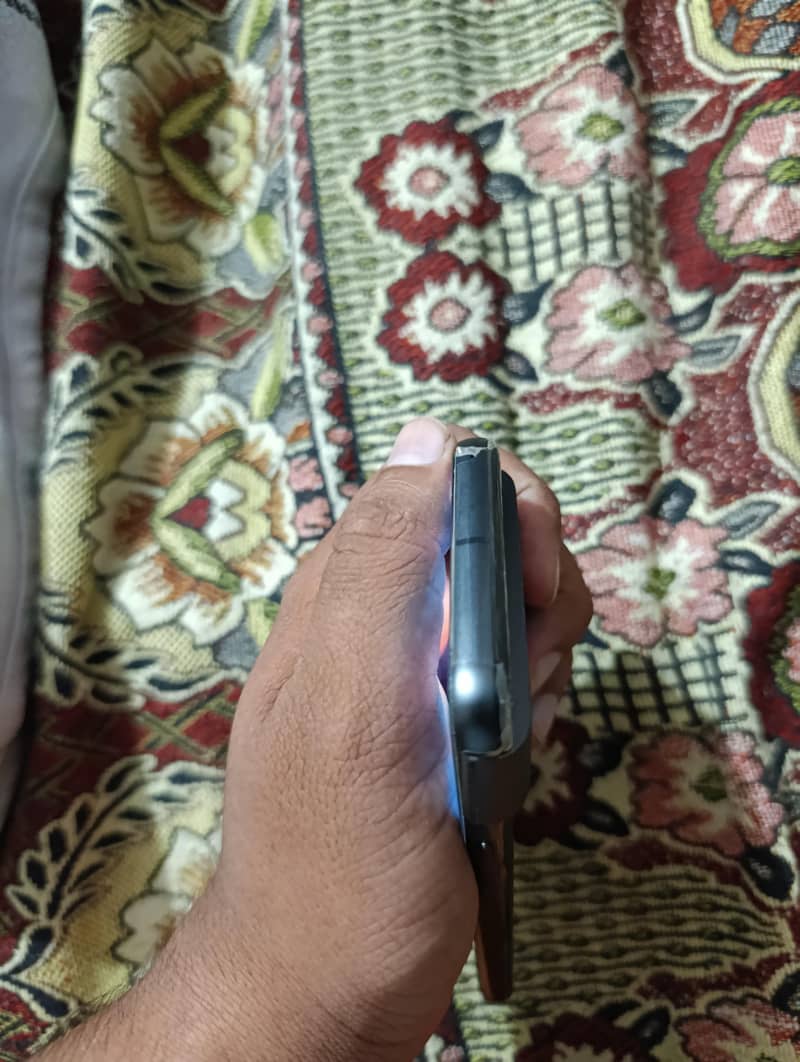 Google Pixel 8 4