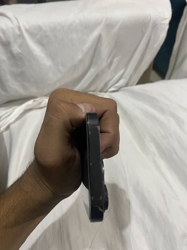 Apple iPhone 14 Pro 2
